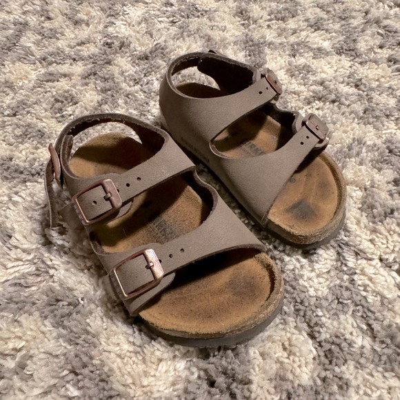 GUC Toddler Birkenstocks Size 24 (or 8 in US) - Picture 1 of 5